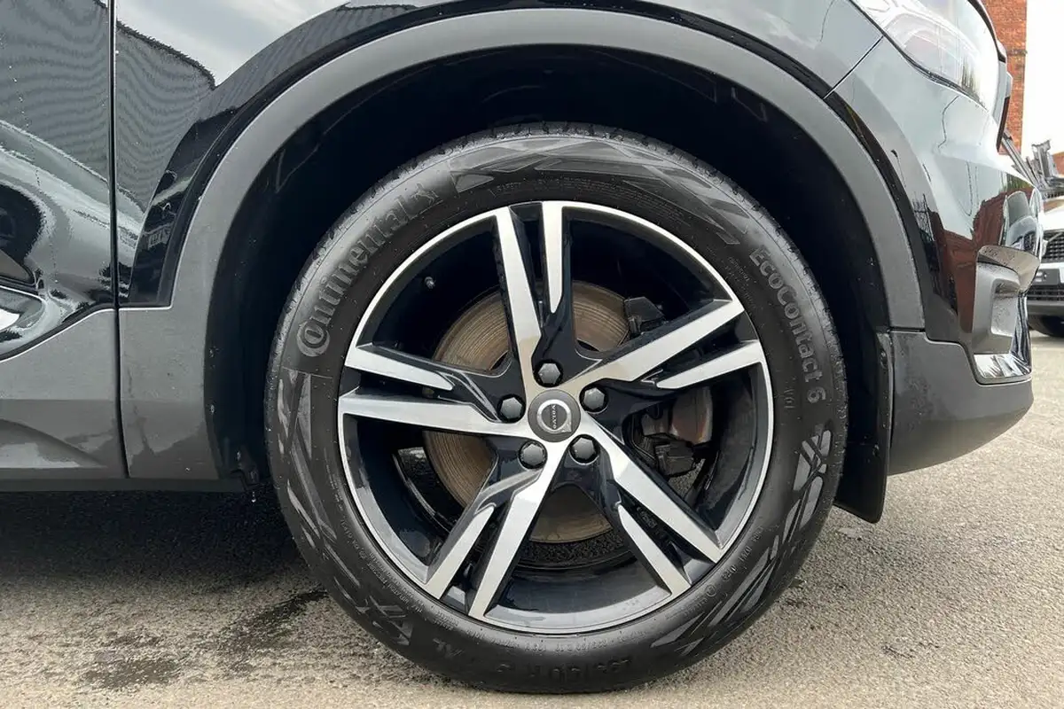 2021-volvo-xc40-15-t4-r-design-208bhp-big-4