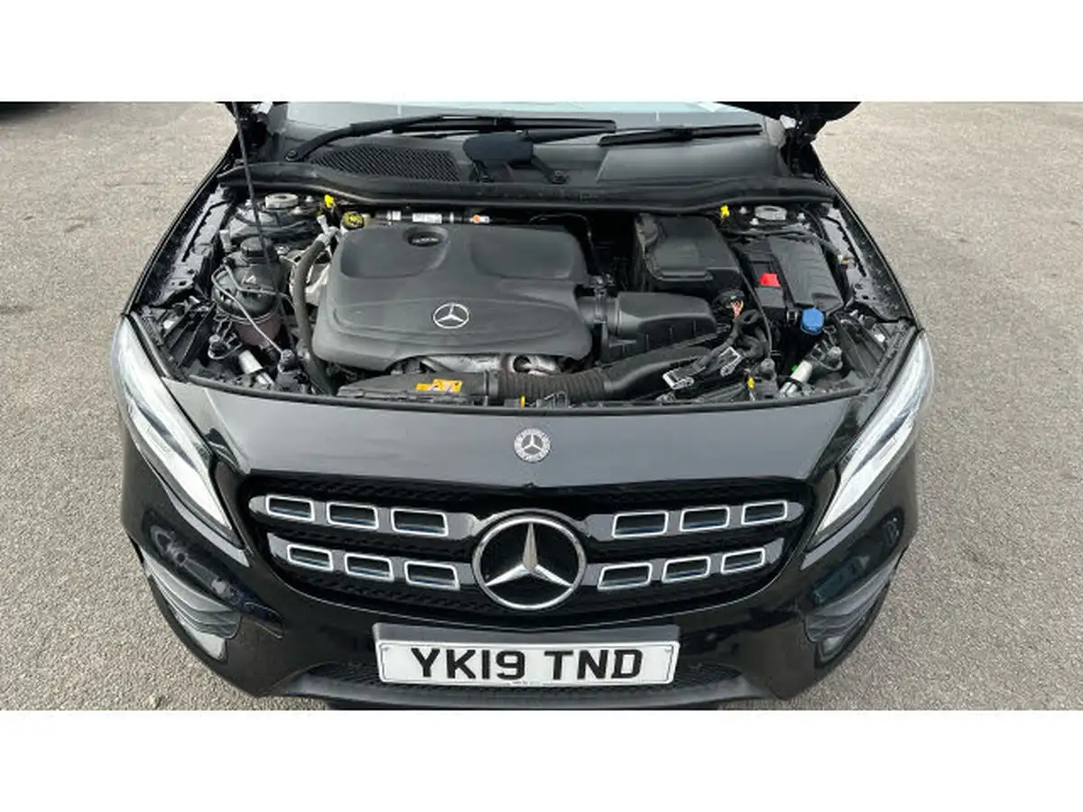 2019-mercedes-benz-gla-class-16-gla-200-amg-line-edition-big-7