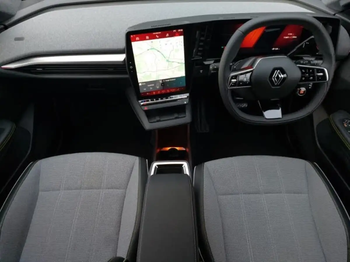 2024-renault-scenic-e-tech-e-techno-220ps-long-big-2