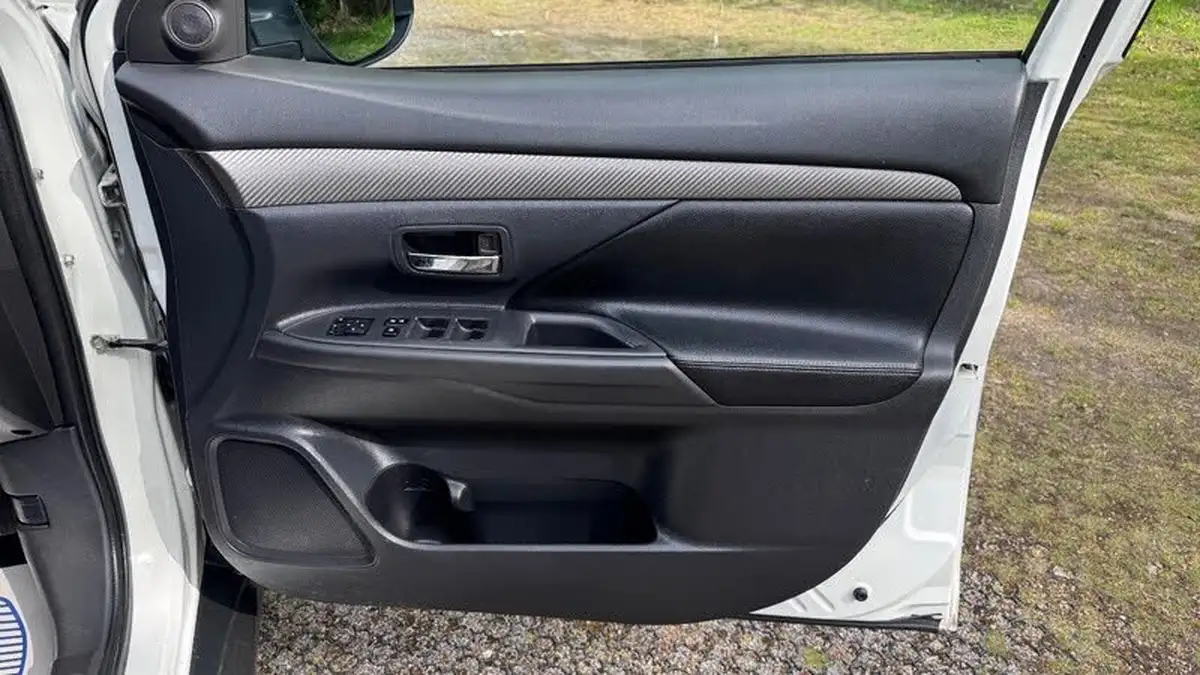 2015-mitsubishi-outlander-22di-d-gx3-7st-auto-big-15