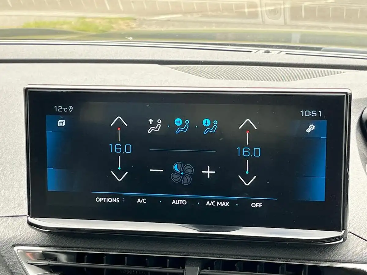 2022-peugeot-3008-suv-12-puretech-allure-premium-eat8-big-16