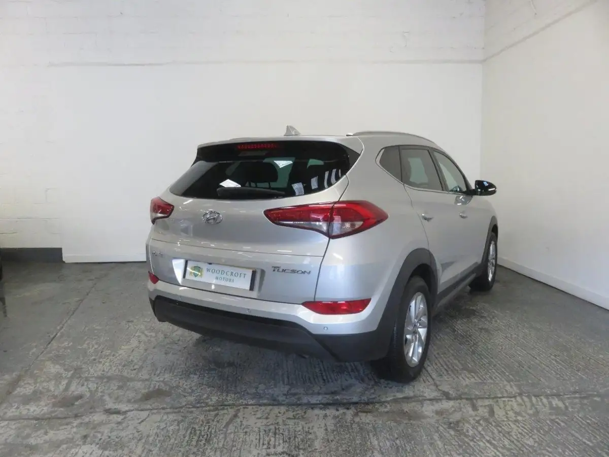 2016-hyundai-tucson-17crdi-blue-drive-premium-116ps-big-6