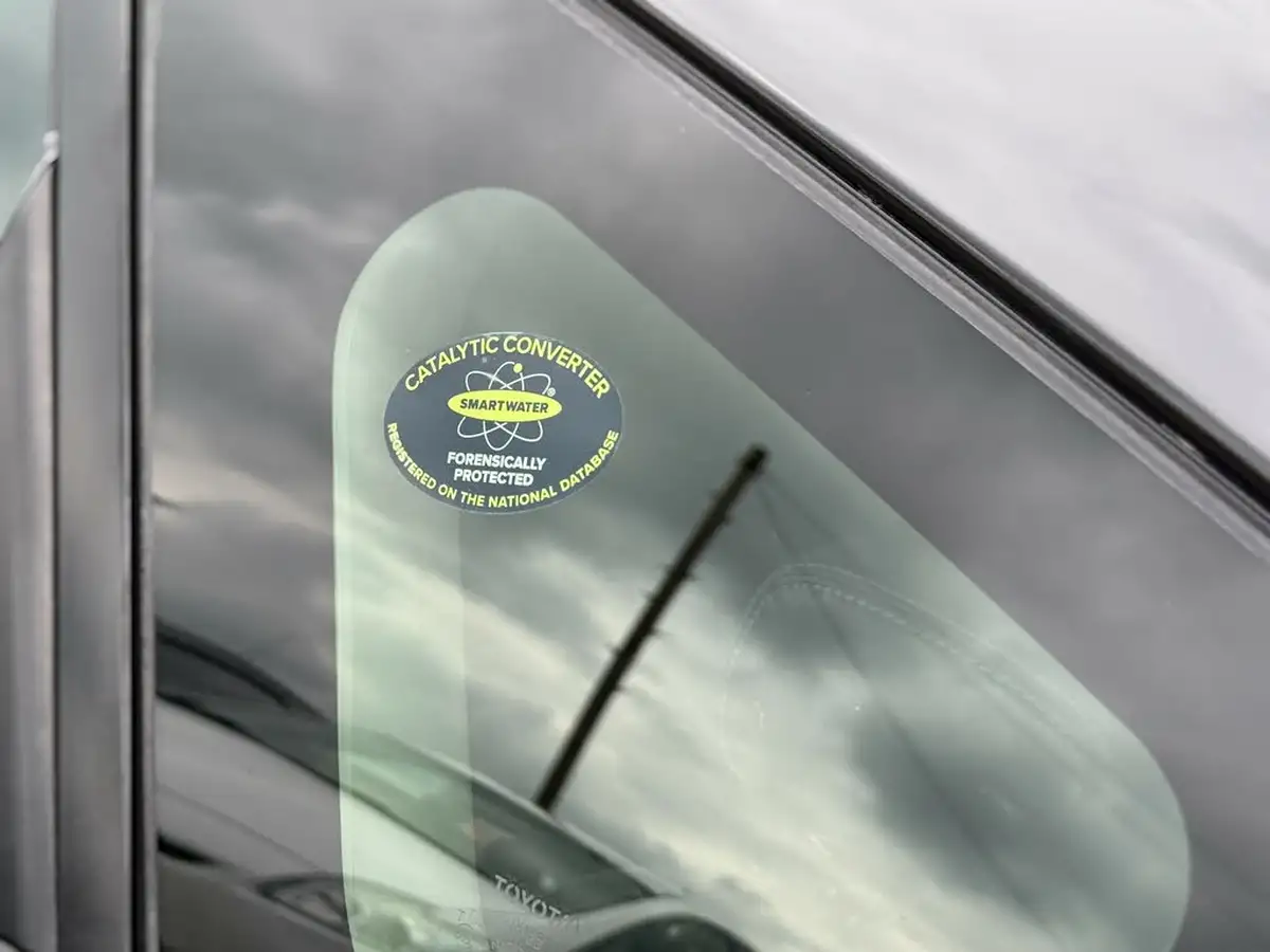 2012-toyota-prius-18-vvt-i-t-spirit-hybrid-leather-1794cc-big-36