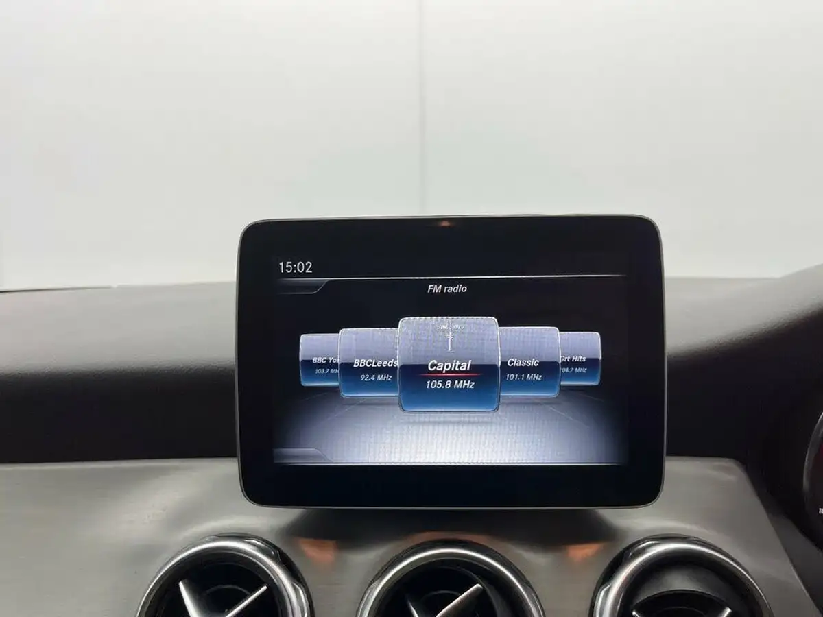 2018-mercedes-benz-gla-class-21d-gla-200d-amg-line-134bhp-ss-big-13