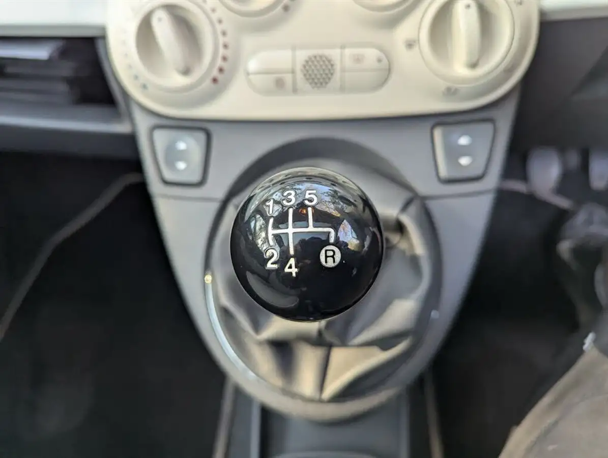 2014-fiat-500-12-lounge-big-26