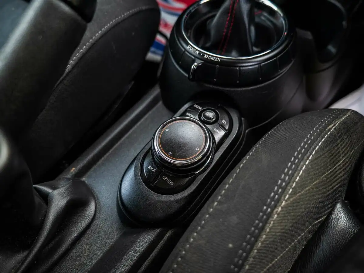 2015-mini-cooper-20td-cooper-sd-170bhp-chili-ss-hatchback-3d-sport-auto-big-23
