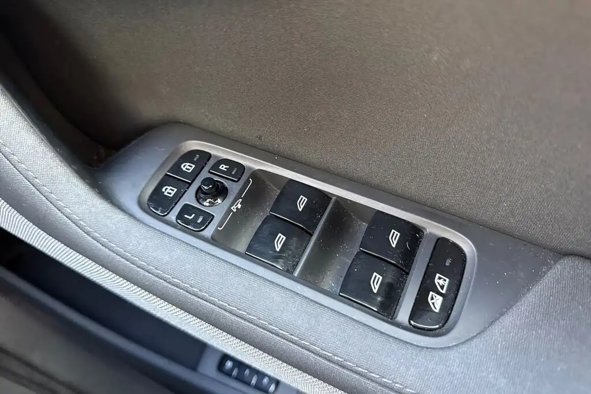 2022-polestar-polestar-2-e-ps2-170kw-long-single-plus-hatchback-big-34