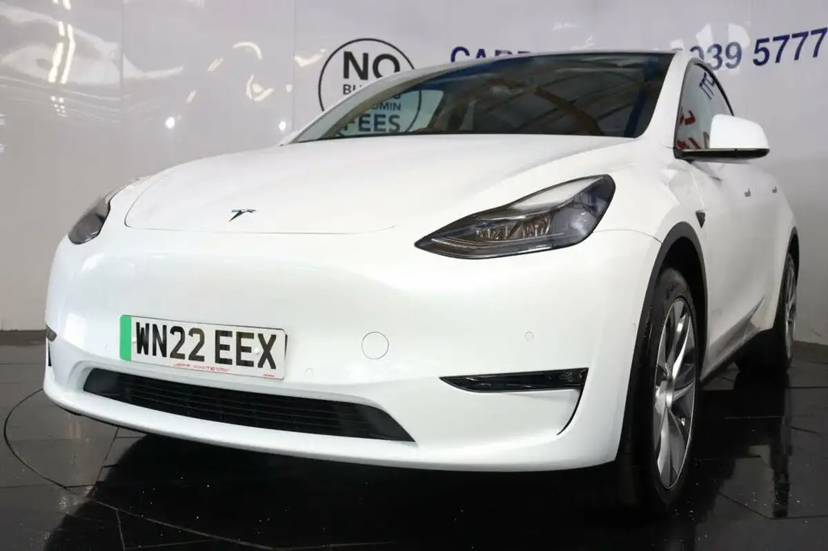 2022-tesla-model-y-e-long-range-big-12