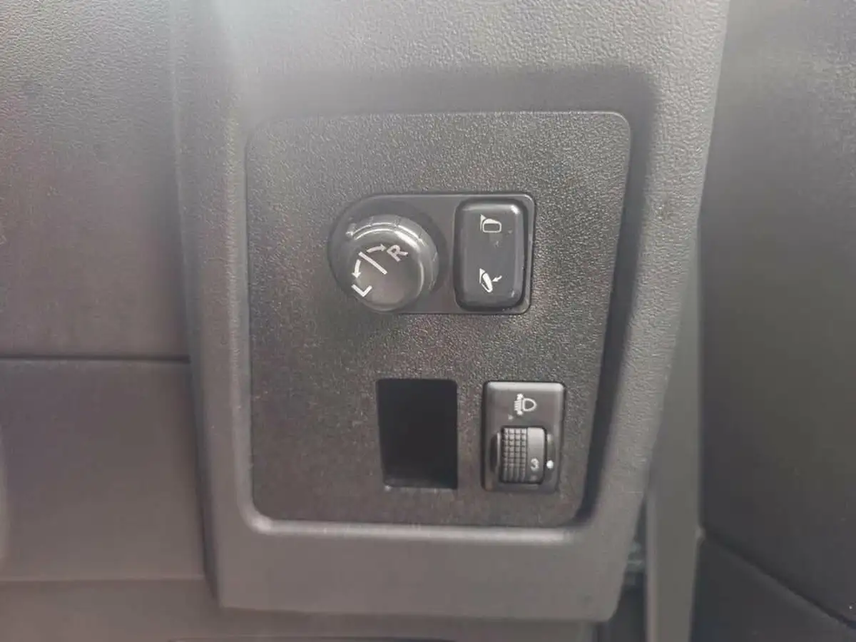 2009-nissan-qashqai2-16-acenta-big-30