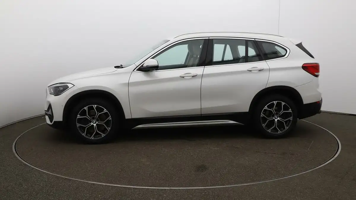 2021-bmw-x1-20-sdrive20i-xline-big-57