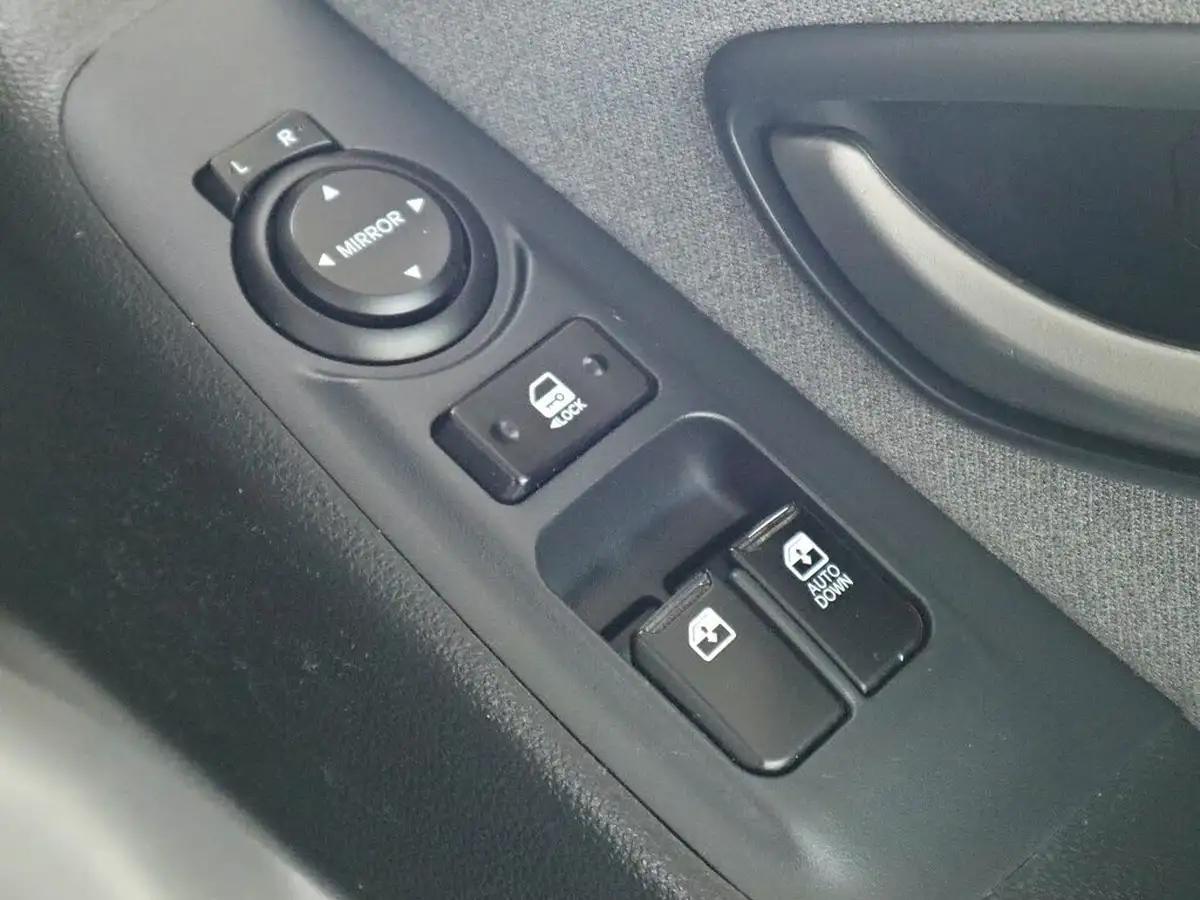 2019-hyundai-i800-25crdi-se-nav-136ps-big-24