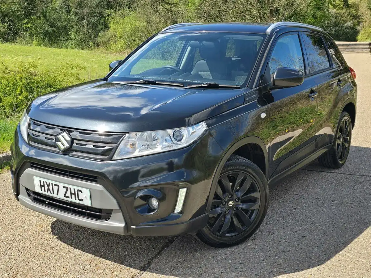 2017-suzuki-vitara-16-kuro-big-7
