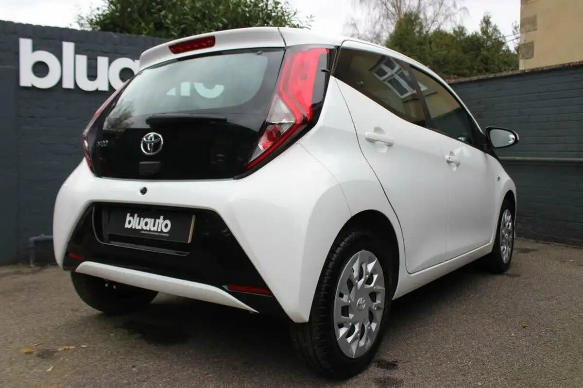 2022-toyota-aygo-10-vvt-i-x-play-big-6