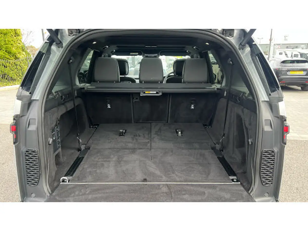 2023-land-rover-discovery-30-d300-dynamic-hse-big-9