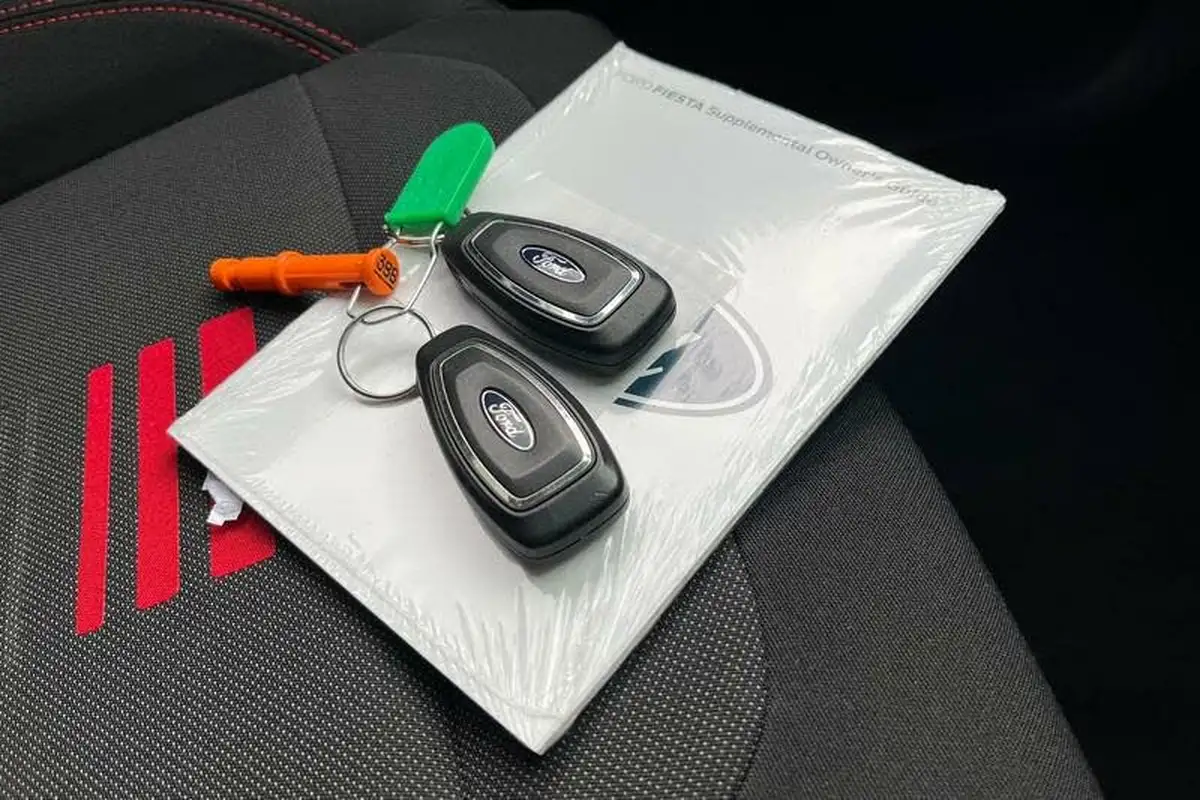 2023-ford-fiesta-big-21