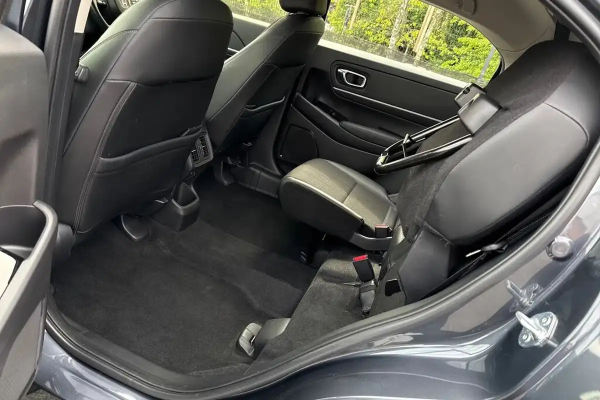 2022-honda-hr-v-15-i-mmd-advance-big-32