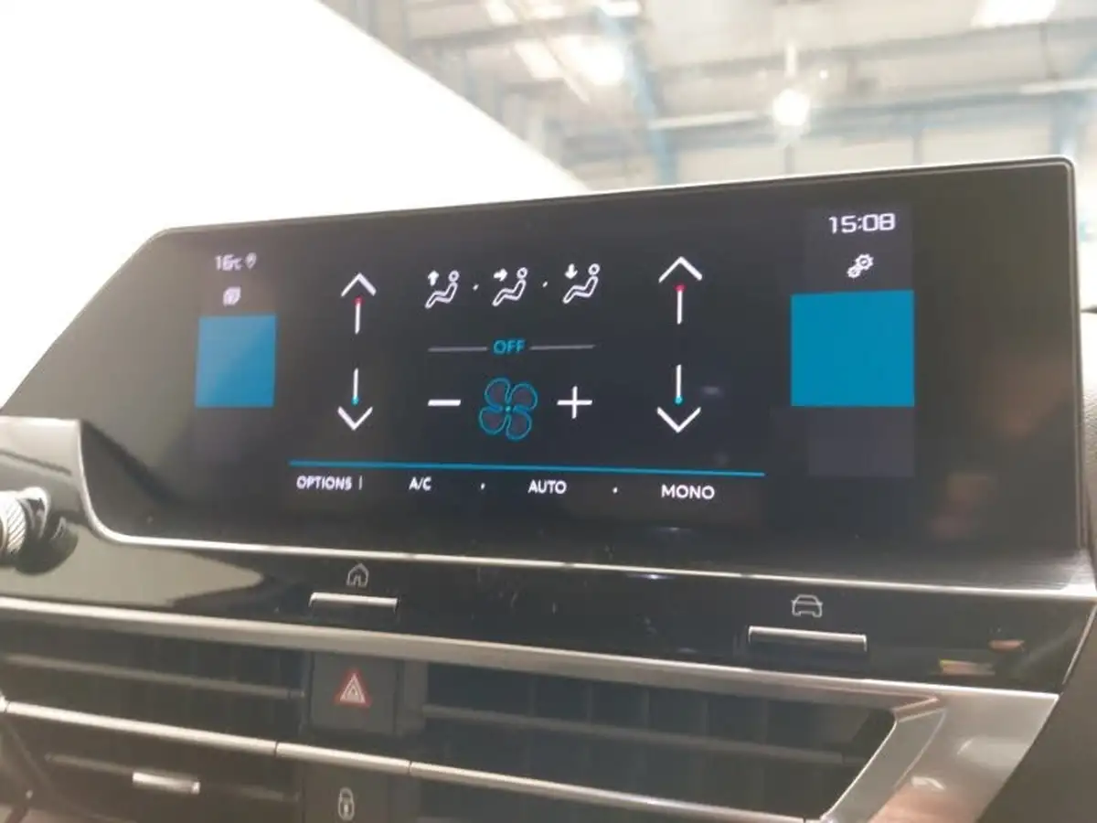 2022-citroen-c4-12-puretech-shine-130ps-big-15
