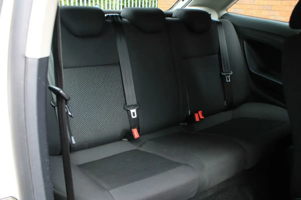 2016-seat-ibiza-12-tsi-fr-technology-90ps-sportcoupe-3d-big-9