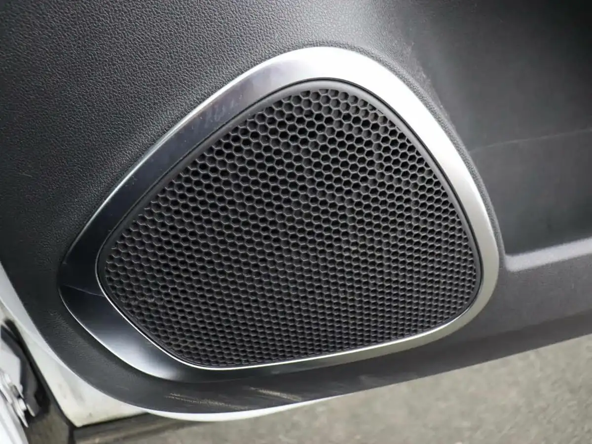 2019-renault-captur-09-tce-iconic-big-24