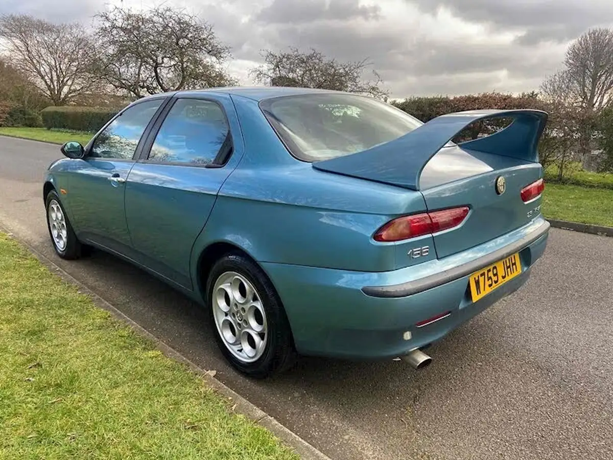 2000-alfa-romeo-156-25-v6-24v-big-7