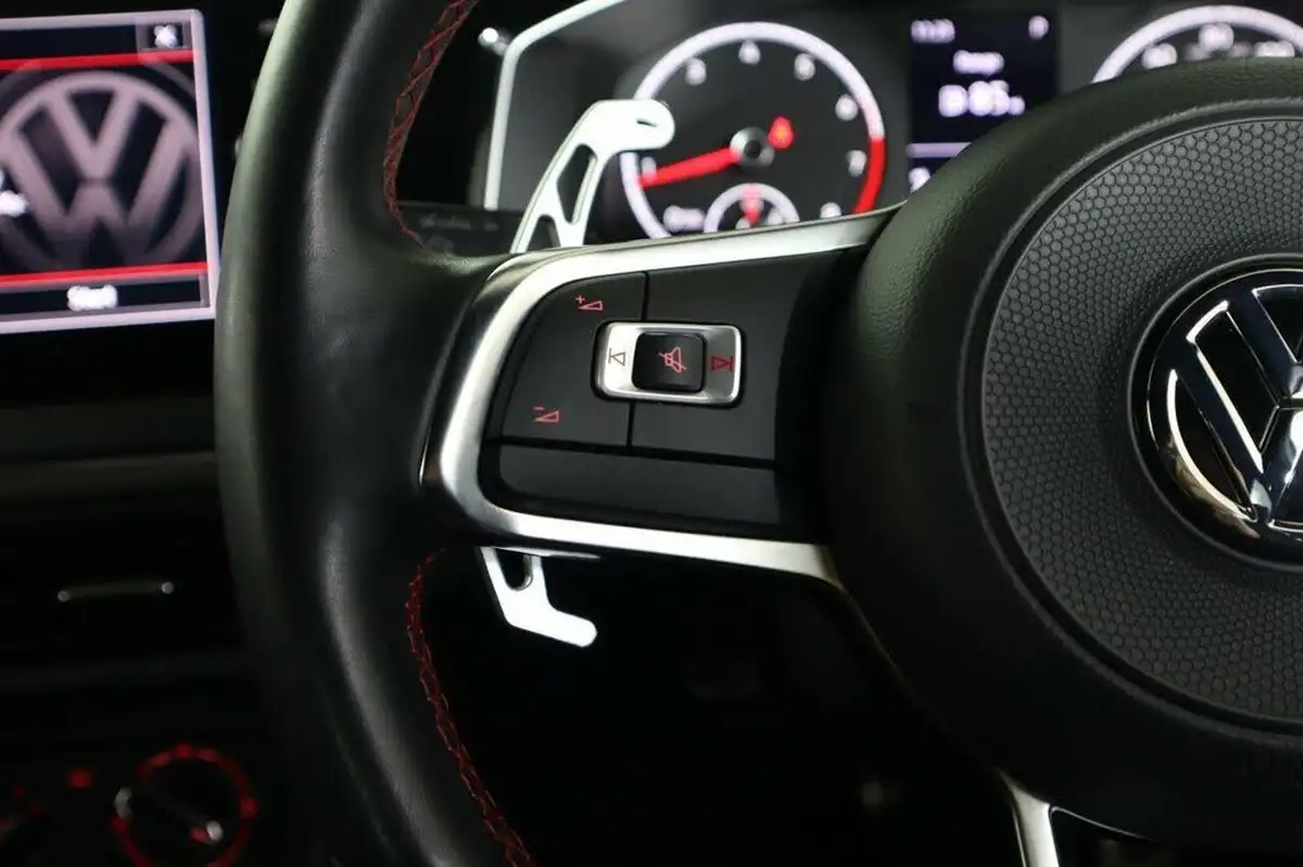 2020-volkswagen-polo-20-tsi-gti-big-47