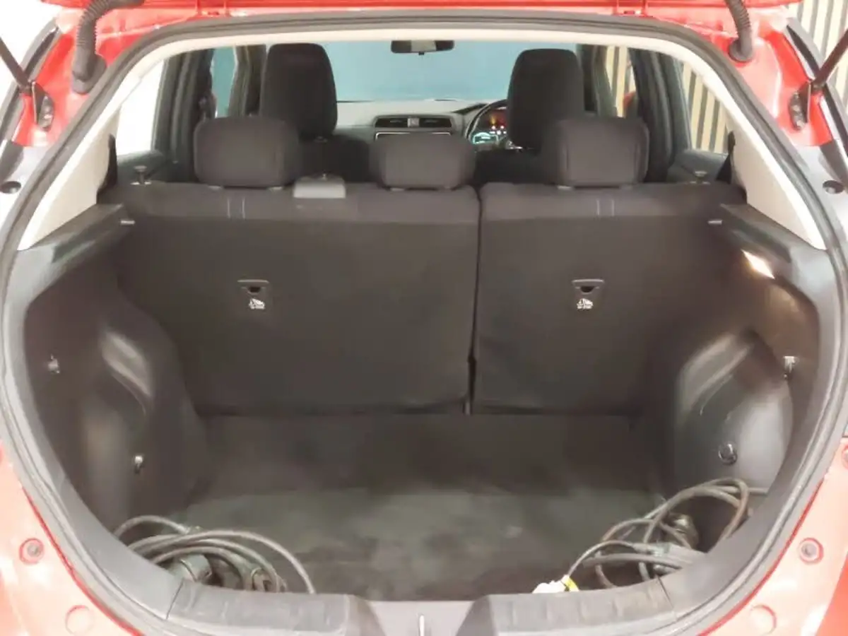 2018-nissan-leaf-e-acenta-110kw-big-7