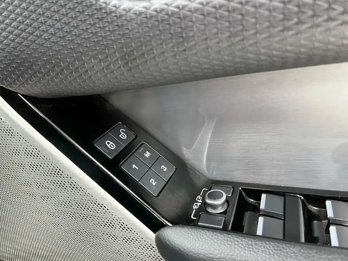 2019-land-rover-range-rover-velar-20-d180-r-dynamic-se-big-36
