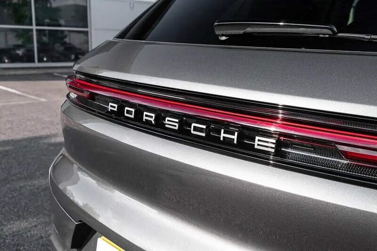 2024-porsche-cayenne-30-v6-s-e-hybrid-station-wagon-big-7