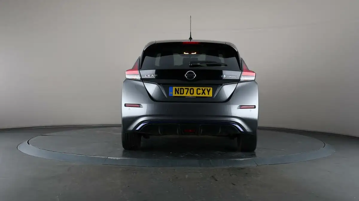 2020-nissan-leaf-e-tekna-big-5