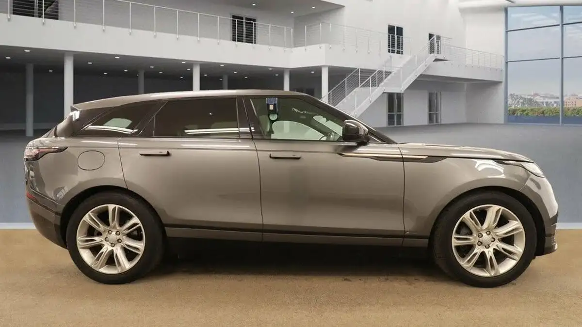 2017-land-rover-range-rover-velar-20-d240-r-dynamic-se-big-6
