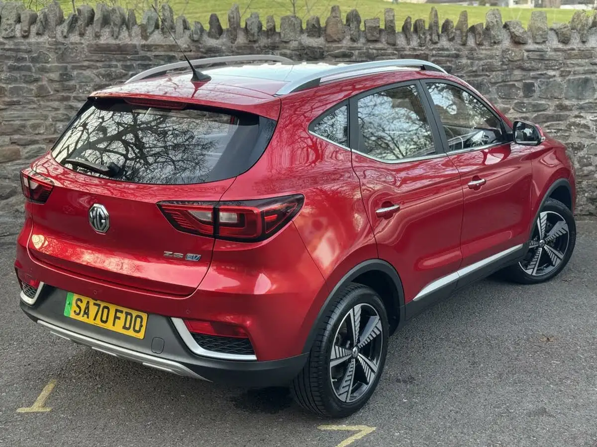 2020-mg-zs-suv-e-exclusive-ev-big-11
