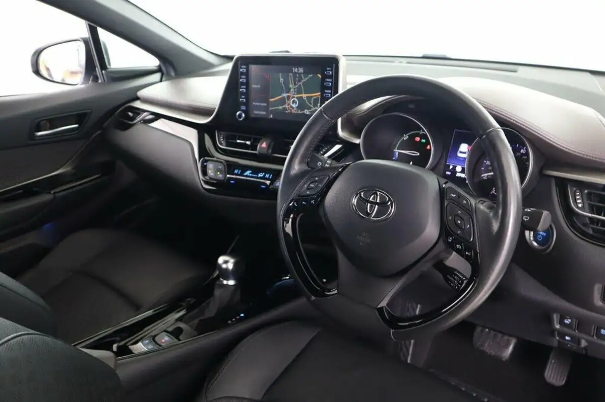 2022-toyota-c-hr-20-vvt-i-excel-big-8