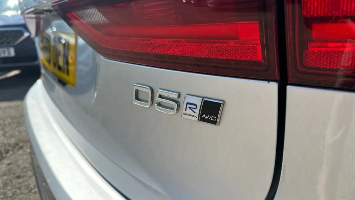 2019-volvo-v90-20td-d5-r-design-plus-big-43