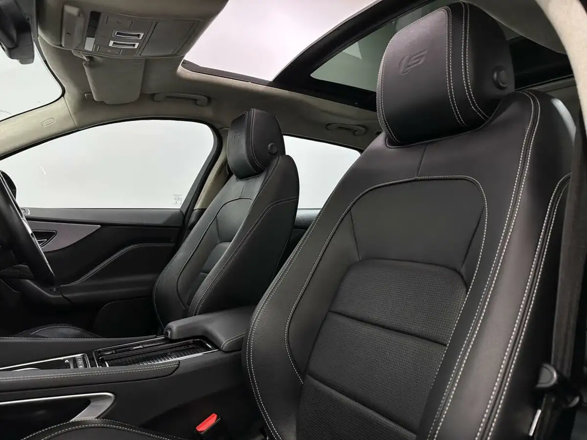2019-jaguar-f-pace-30td-s-big-33