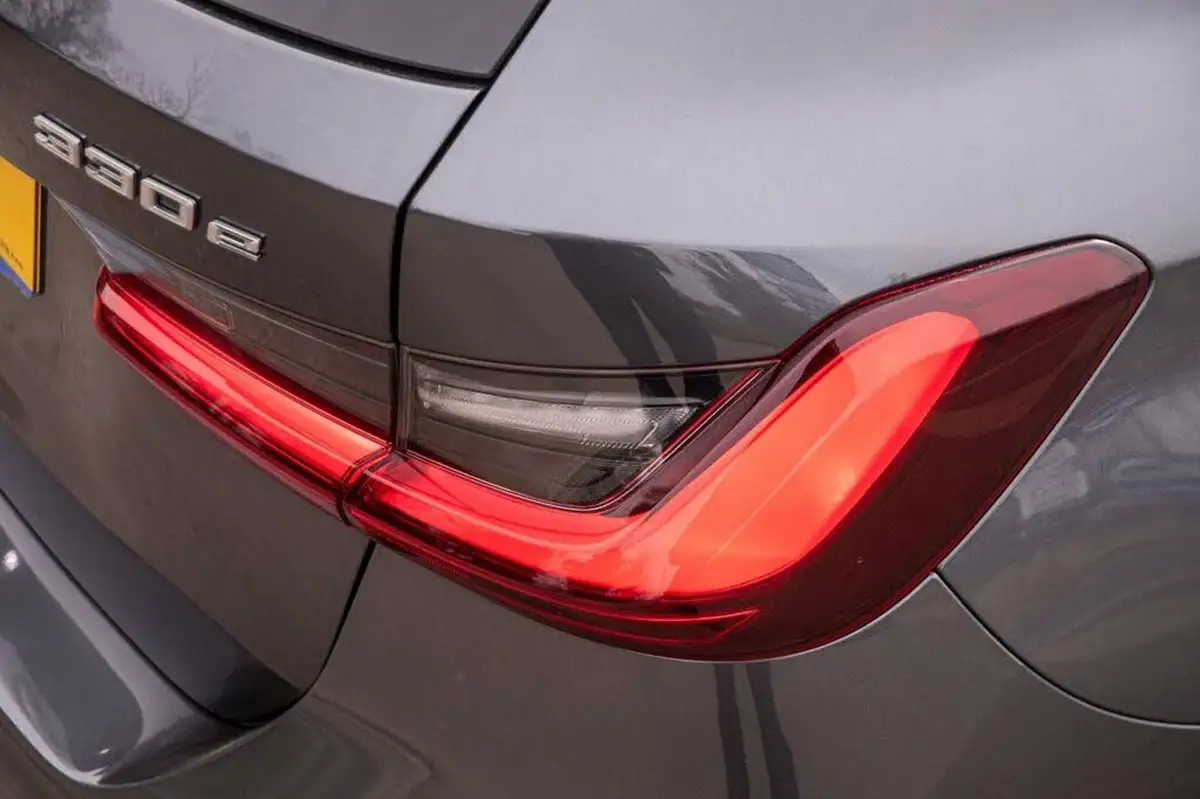 2021-bmw-3-series-20-330e-se-pro-touring-5d-big-41