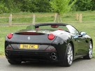 2010-ferrari-california-43-small-72