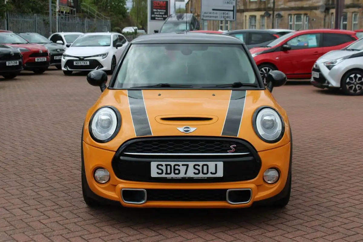 2017-mini-cooper-20-cooper-s-chili-ss-hatchback-3d-big-1
