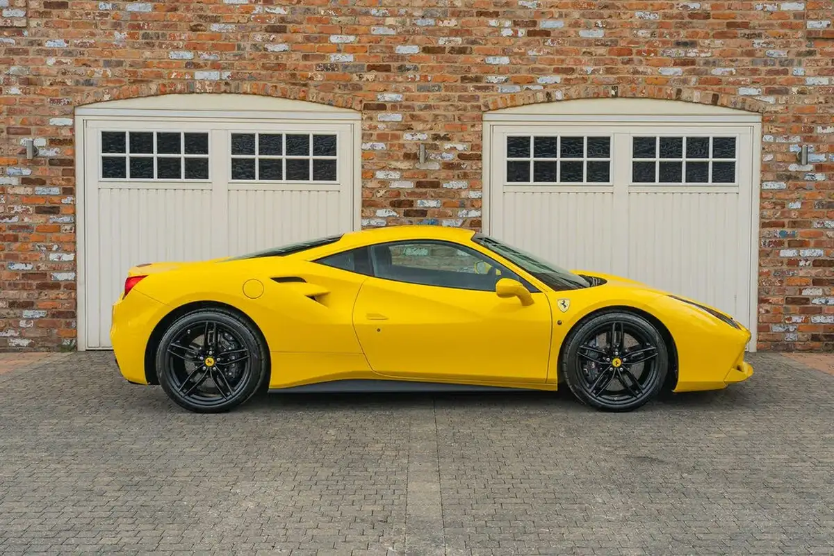 2018-ferrari-488-39-488-gtb-big-23