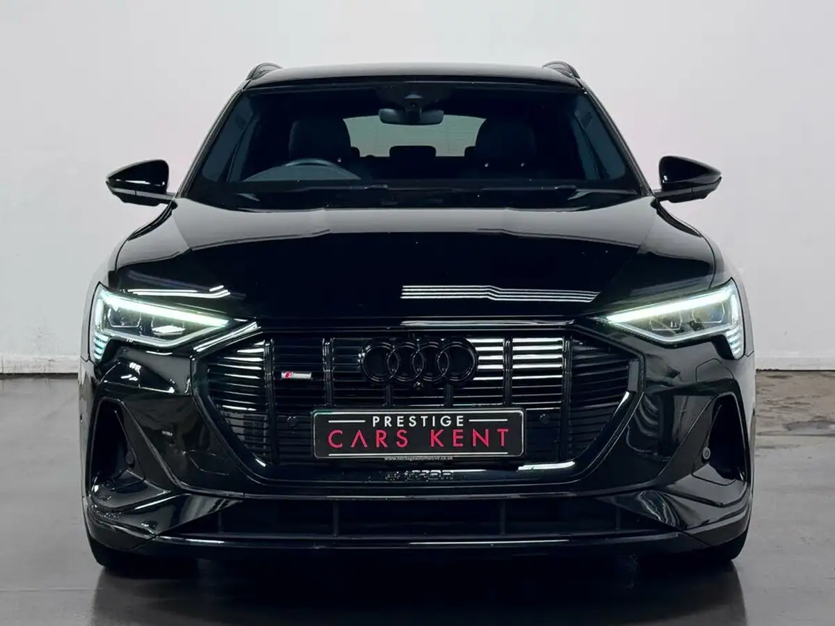 2022-audi-e-tron-50e-black-edition-station-wagon-big-4
