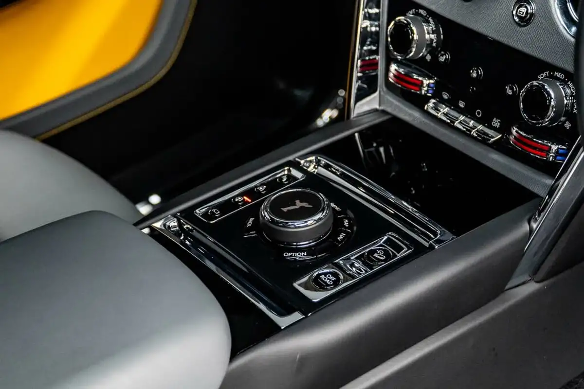2024-rolls-royce-cullinan-675-big-30