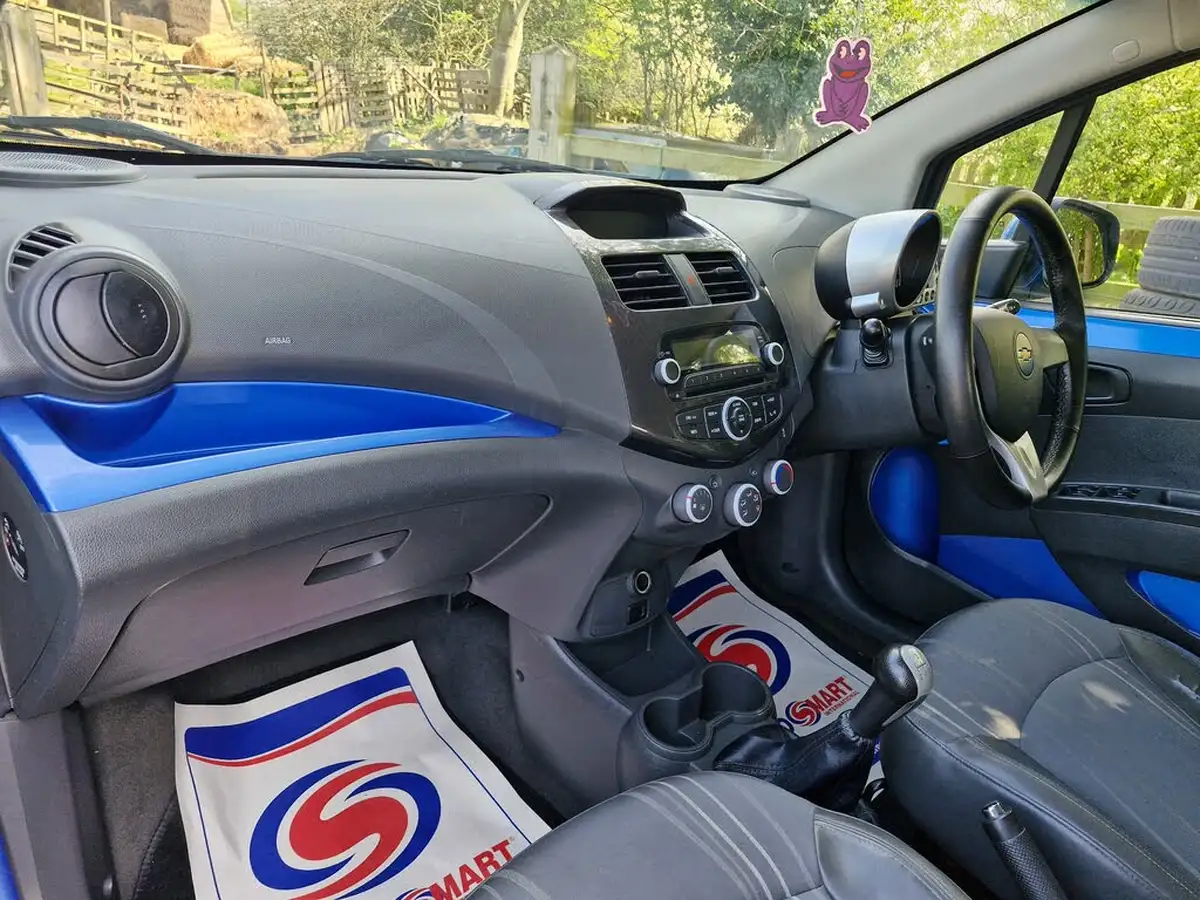 2013-chevrolet-spark-12-ltz-big-15