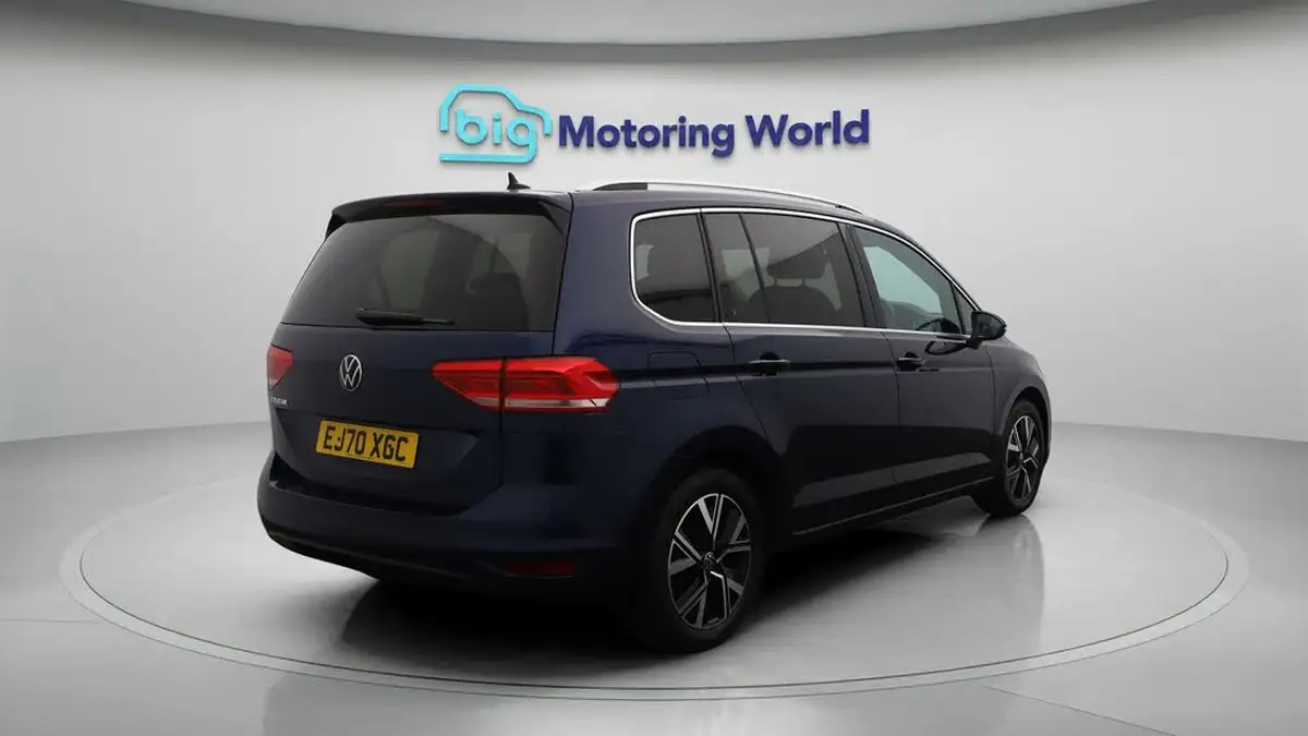 2021-volkswagen-touran-15-tsi-sel-dsg-big-7