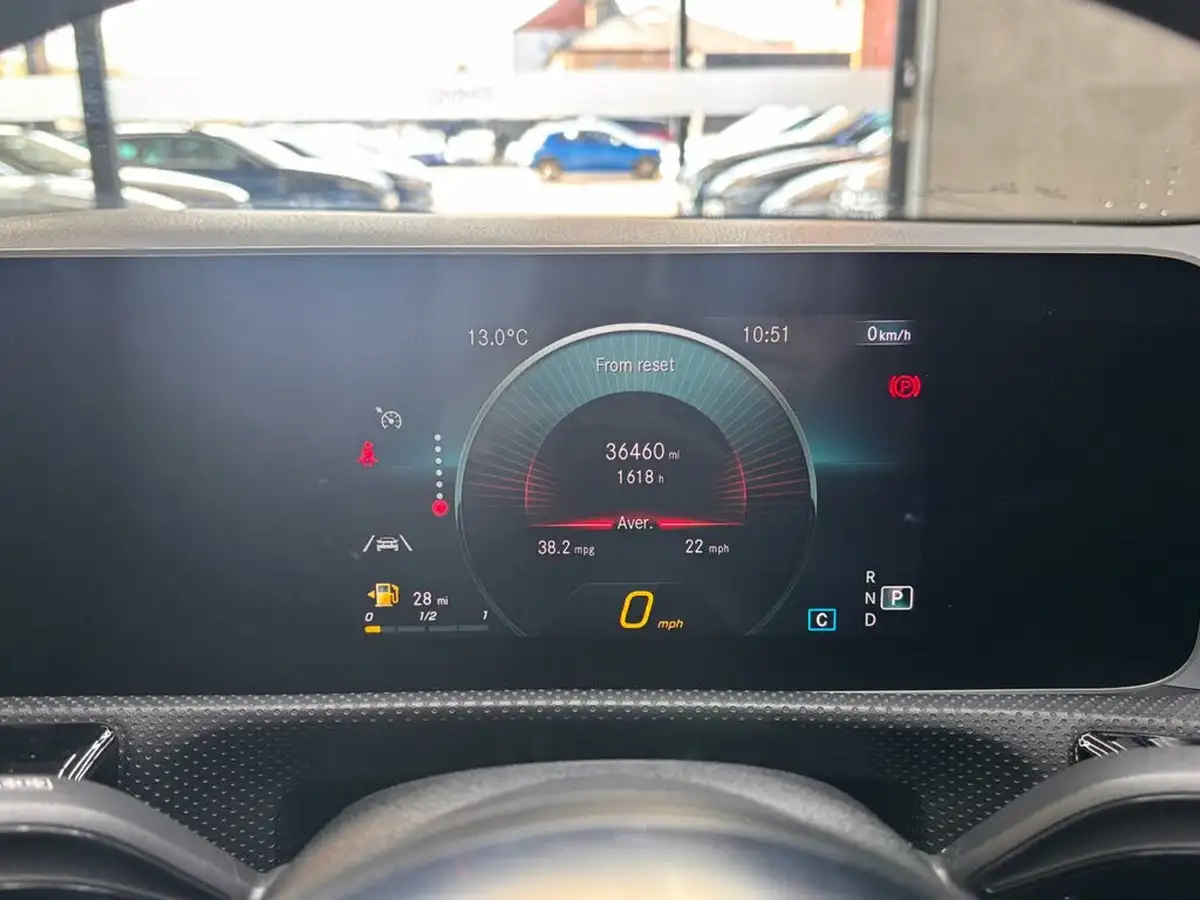 2020-mercedes-benz-cla-13-cla-180-amg-line-coupe-4d-big-47
