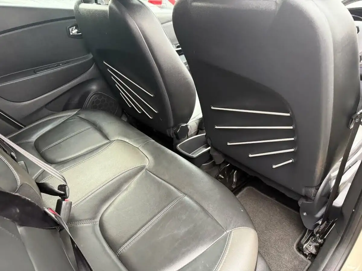 2016-renault-captur-09-signature-nav-big-44