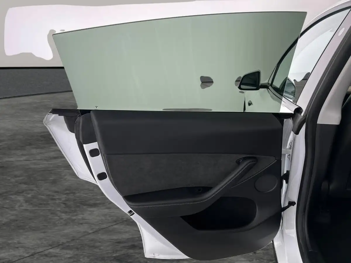 2022-tesla-model-y-e-long-range-big-17