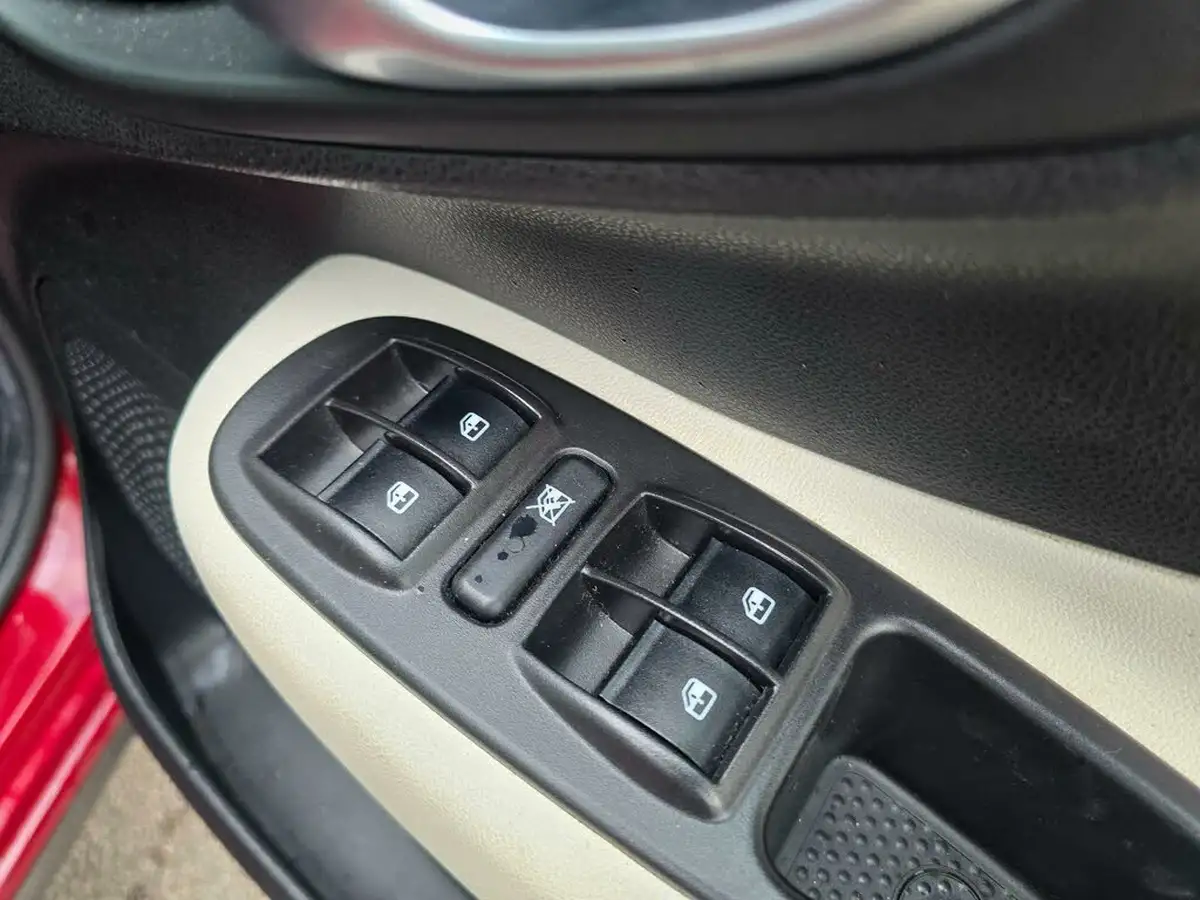 2017-fiat-500l-13-multijet-trekking-dualogic-big-9