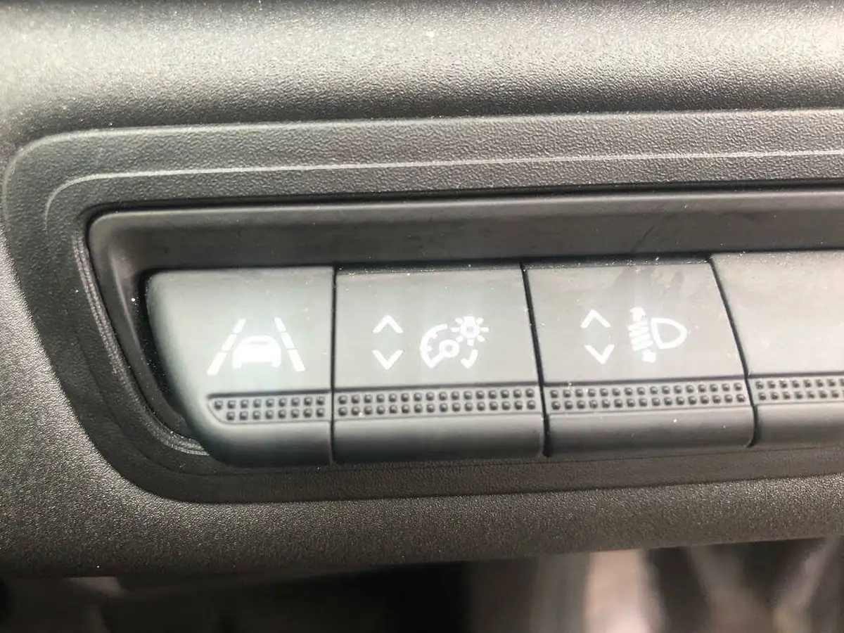 2021-renault-captur-15dci-iconic-115bhp-edc-auto-big-12