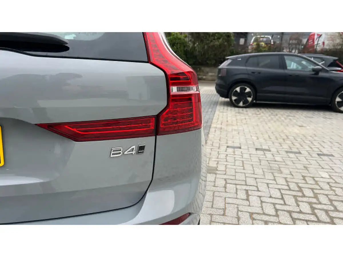 2023-volvo-xc60-20td-b4-plus-big-40