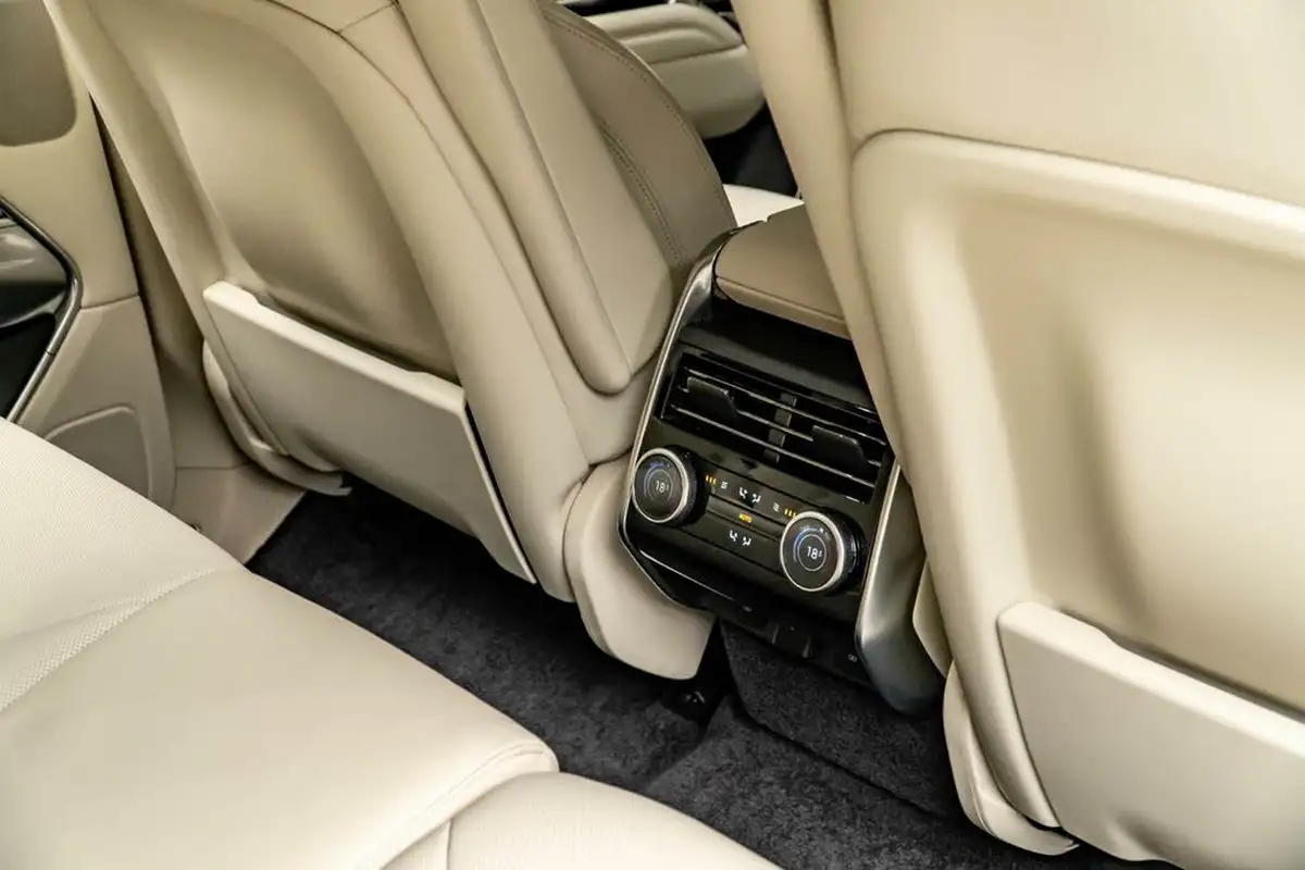 2022-land-rover-range-rover-30-p440e-se-big-37