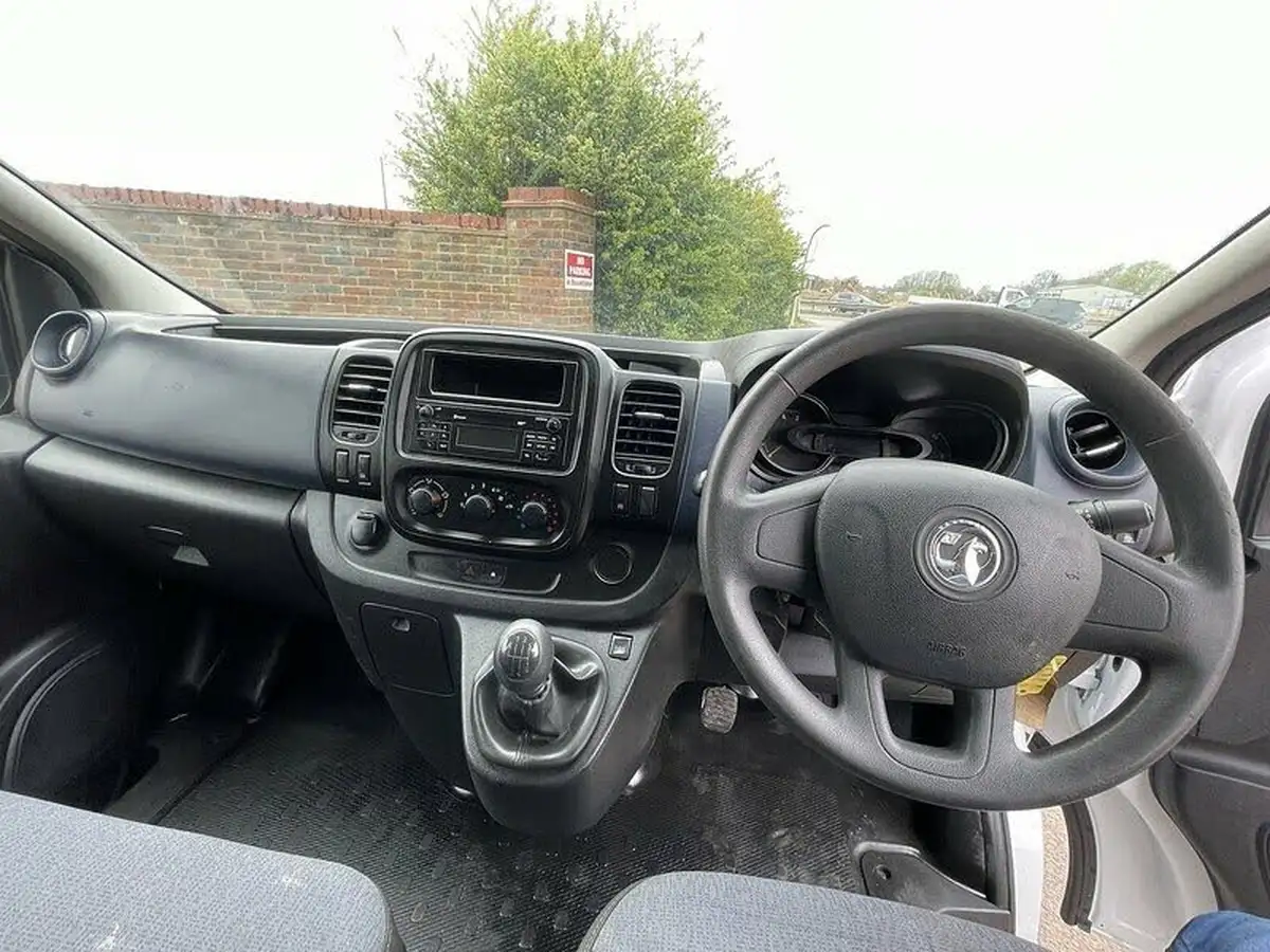 2016-vauxhall-vivaro-16cdti-2900-ecoflex-l1h1-90ps-panel-van-big-26